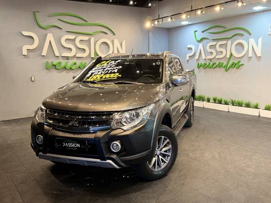 MITSUBISHI L200 TRITON 2.4 16V TURBO DIESEL SPORT HPE-S CD 4P 4X4 AUTOMÁTICO
